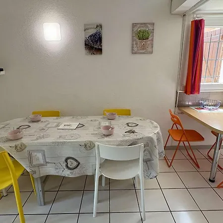 Pavillon Avec Grande Terrasse, Climatisation Et Piscine Collective Gn100-010 * Gruissan