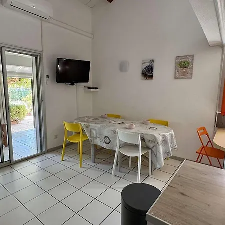 Apartment Pavillon Avec Grande Terrasse, Climatisation Et Piscine Collective Gn100-010