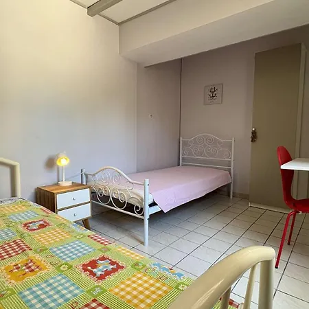 Apartment Pavillon Avec Grande Terrasse, Climatisation Et Piscine Collective Gn100-010
