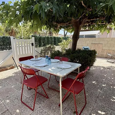 Pavillon Avec Grande Terrasse, Climatisation Et Piscine Collective Gn100-010